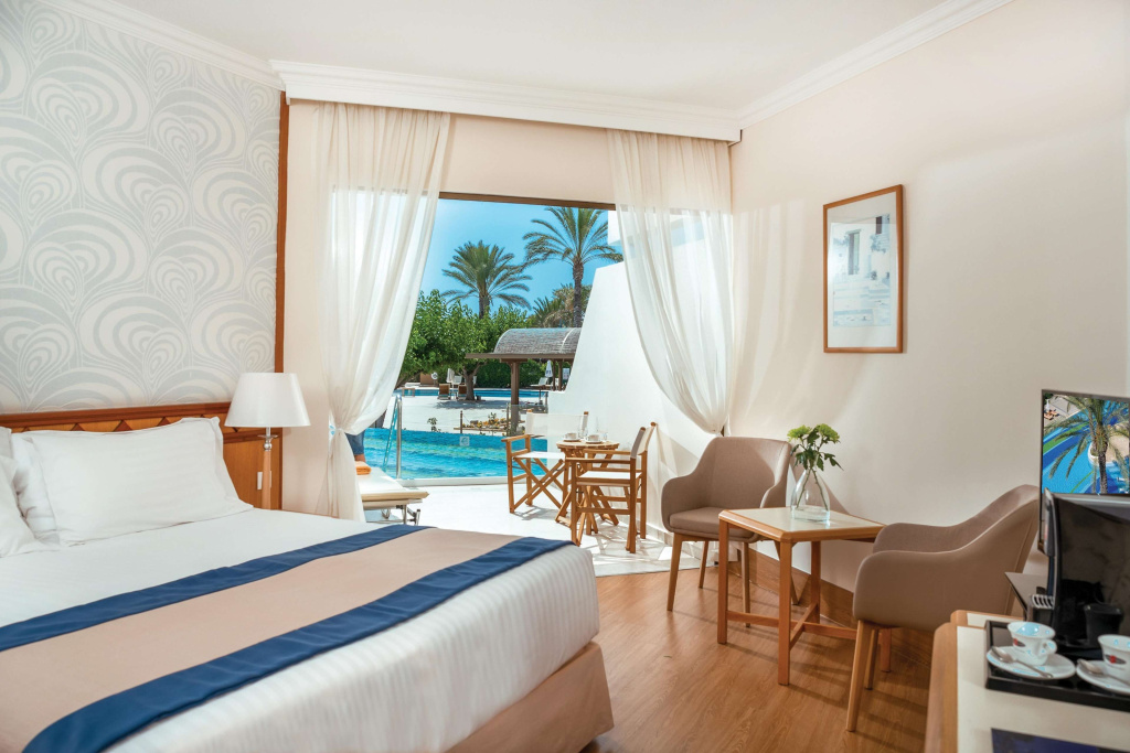 Constantinou Bros Athena Beach Hotel - Chambres
