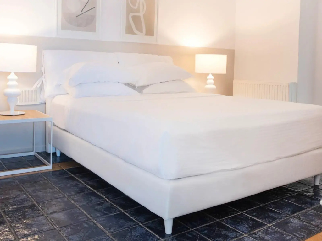 Honeymoon Double Suite with mountain view (full double bed)