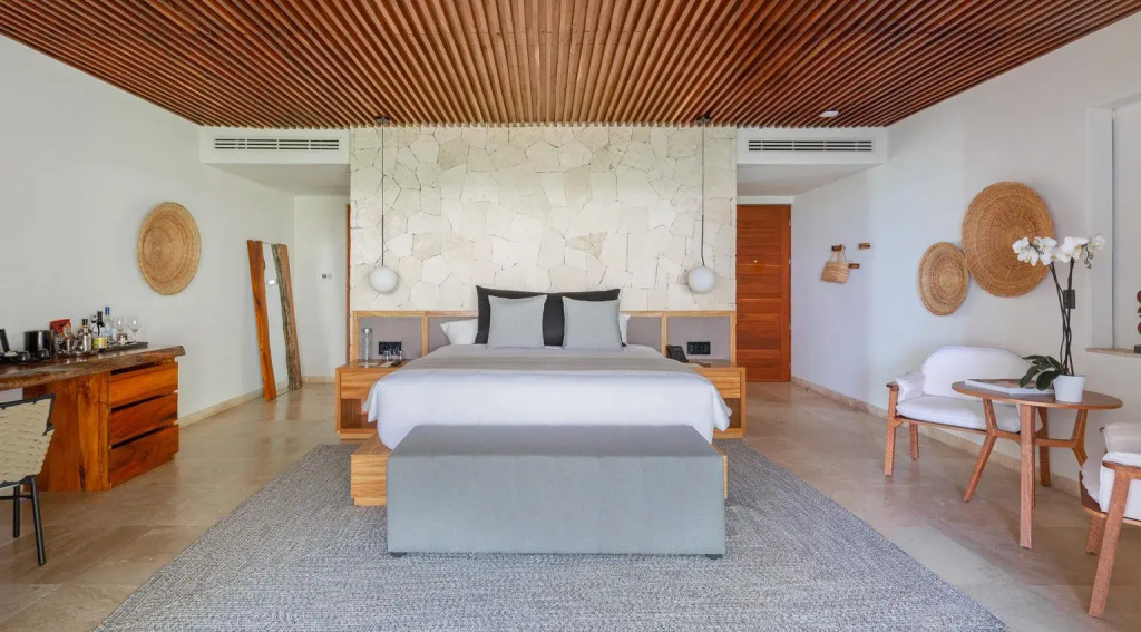 Double Suite with ocean view (full double bed)