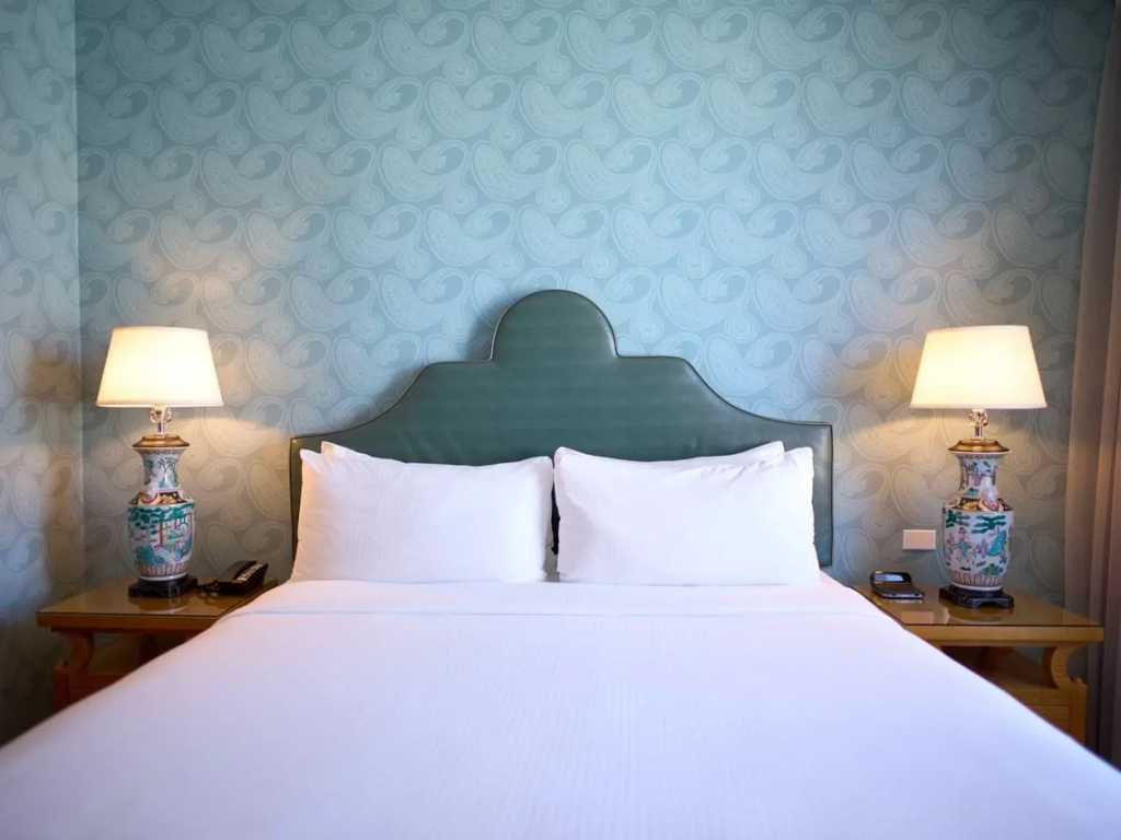 Deluxe Accessible Double room with city view (full double bed)