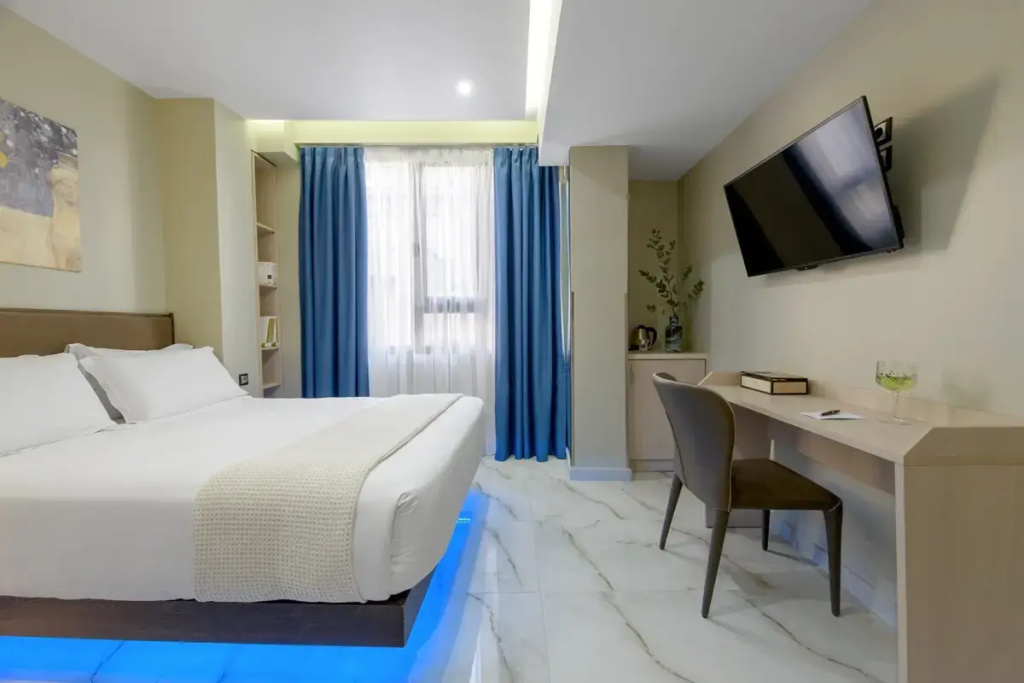 Standard Double room (full double bed)