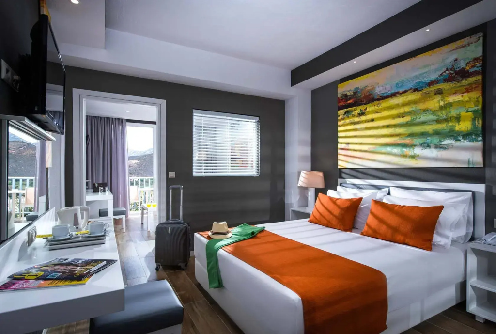 Sunset Double room (full double bed)