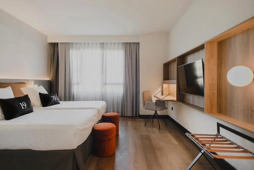 Double room with view (twin beds)
