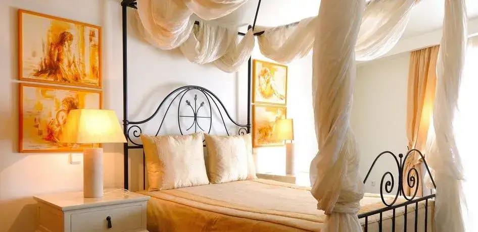 Double Suite (full double bed)