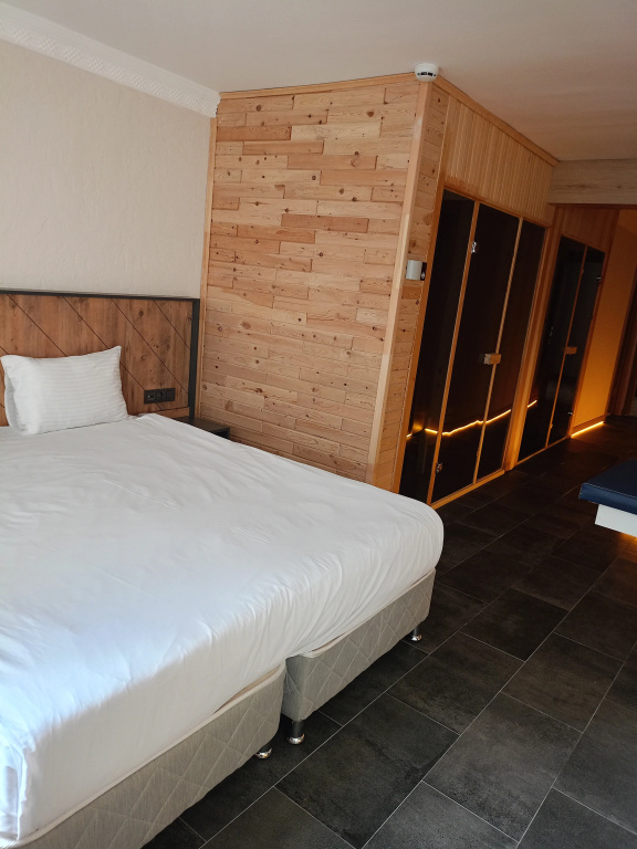VIP with Jacuzzi Double room (full double bed)