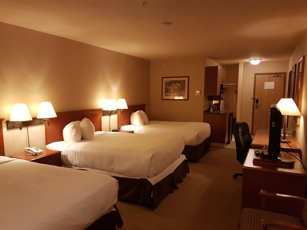 Sextuple room