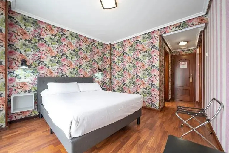 Standard room with city view