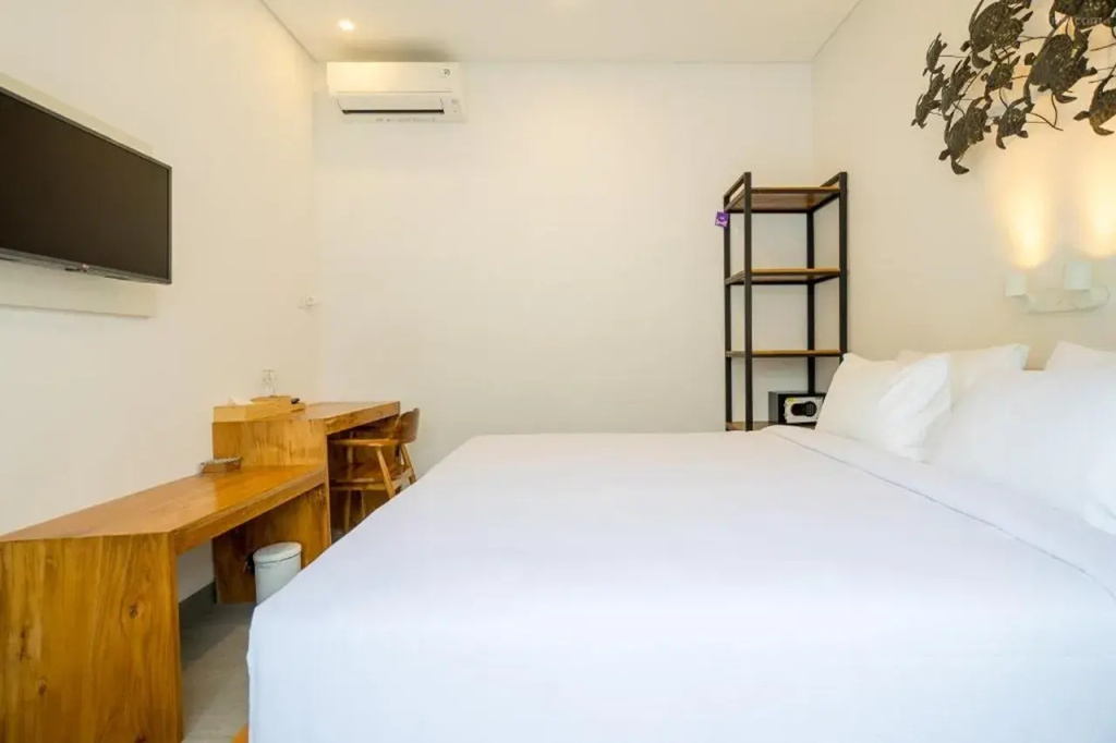 Deluxe Double room (full double bed)