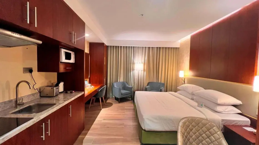 City Seasons Suites - Chambres