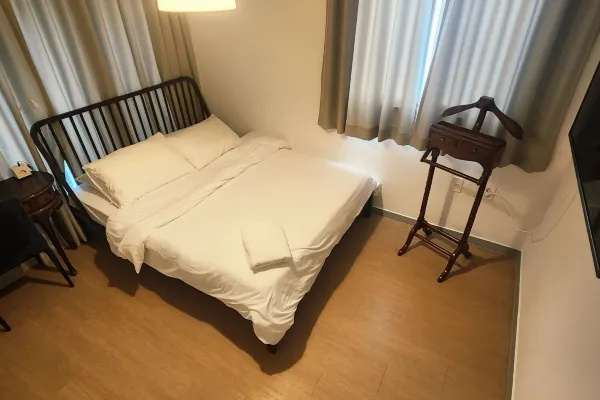 Double Club room (full double bed)