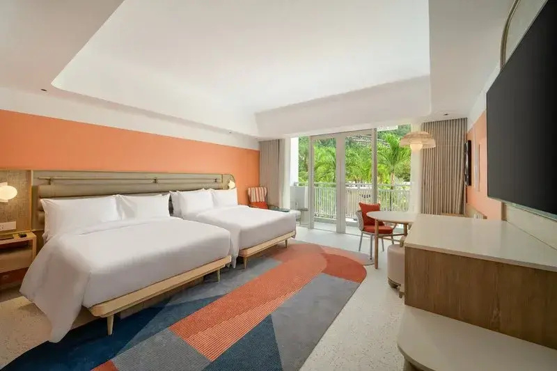 Deluxe Quadruple room with pool view