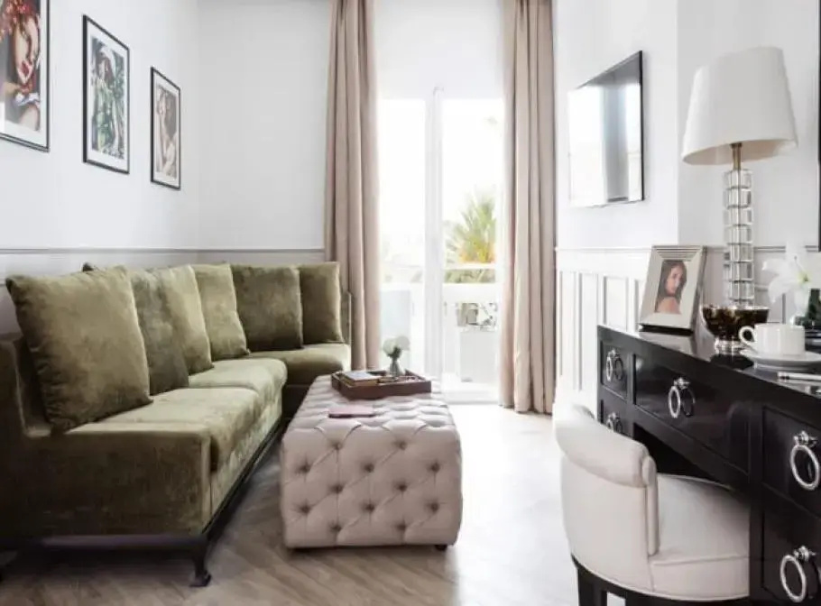 Double Suite (full double bed)