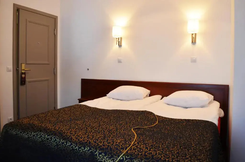 Economy room