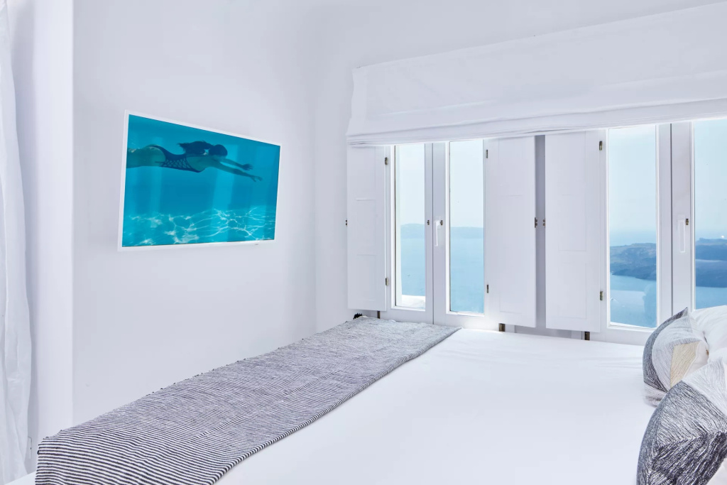 Honeymoon Double Cosmo Suite (full double bed)