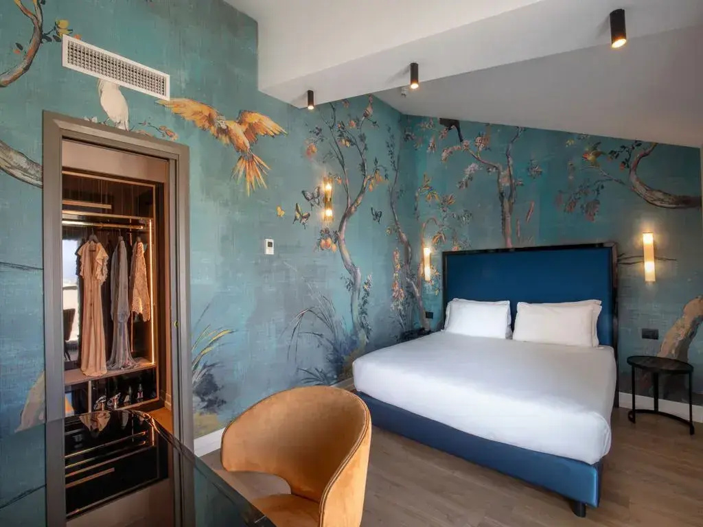Double Urban Suite (full double bed)