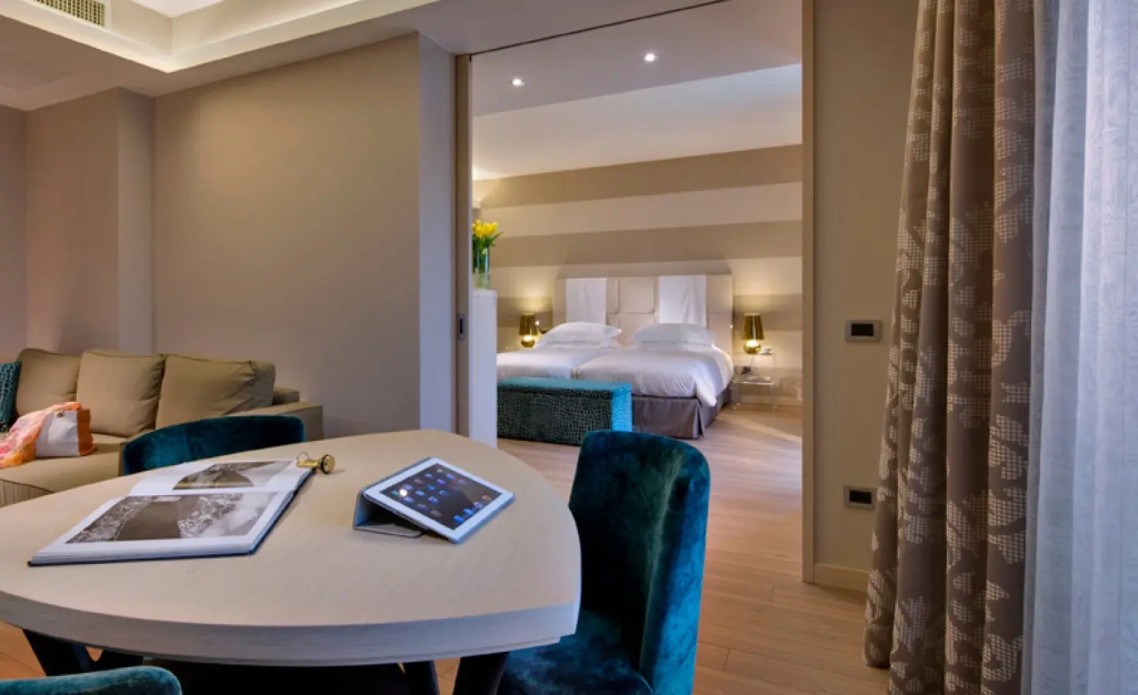 Double Suite (full double bed)