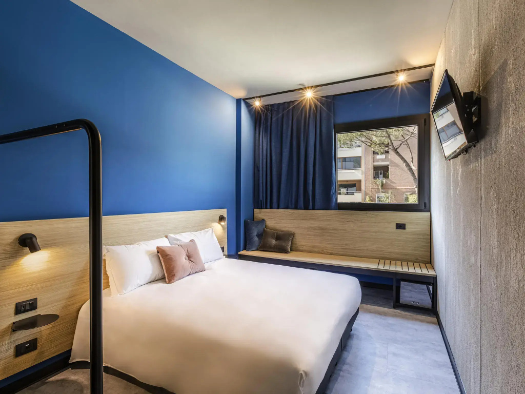 Standard Double room (full double bed)