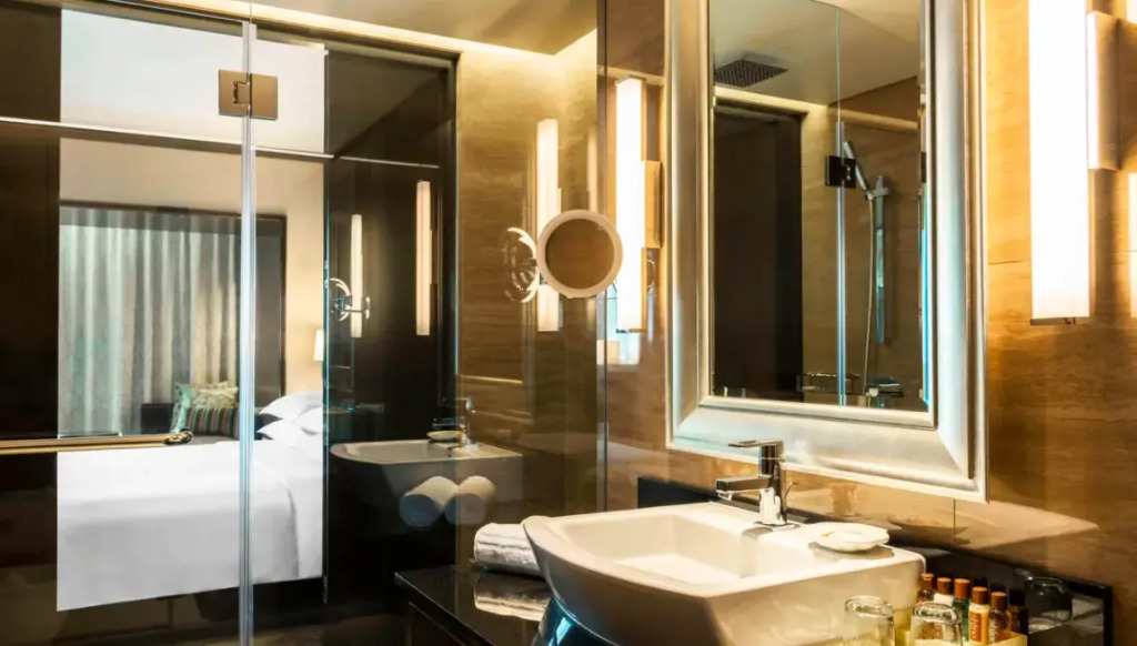 Sheraton Dubai Creek Hotel & Towers