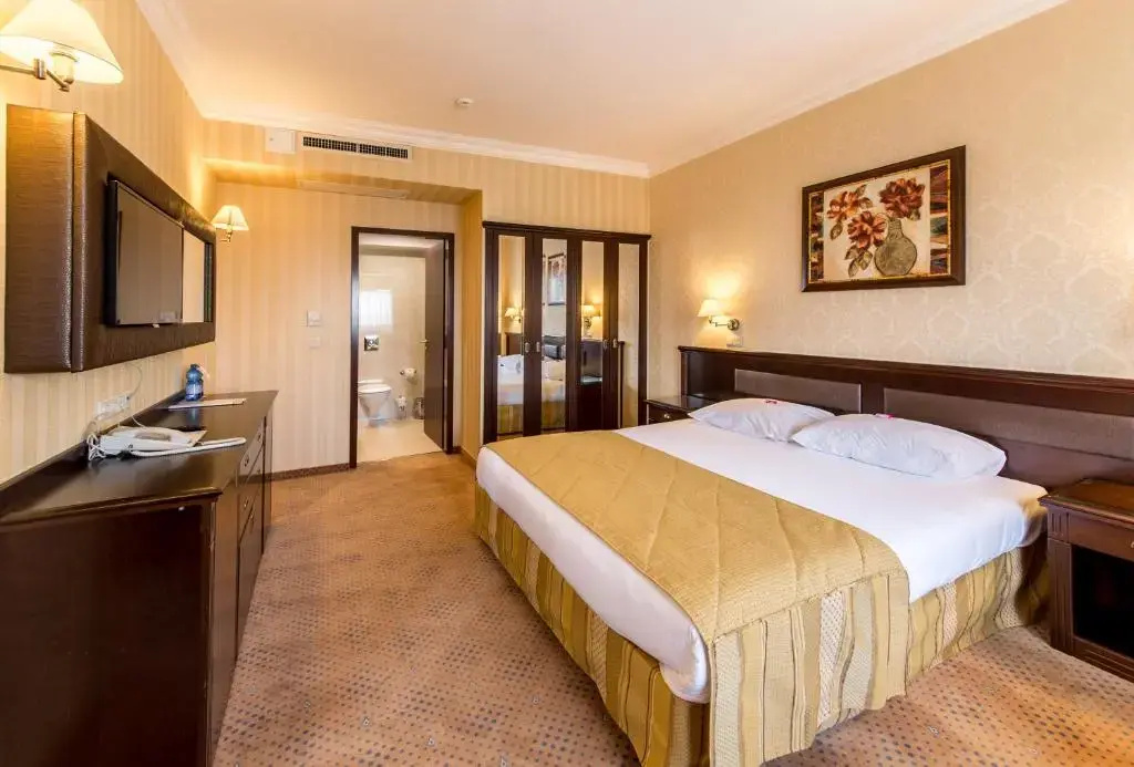 With Kitchenette Suite