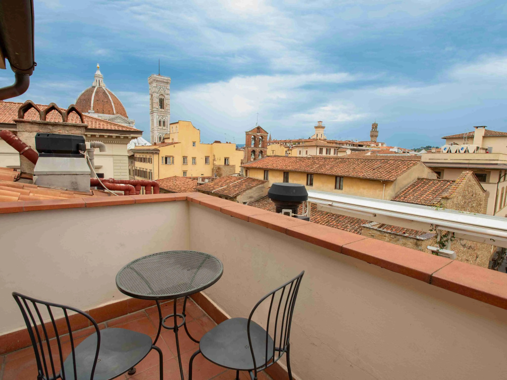 B&B Hotel Firenze Laurus al Duomo - Tap to explore photos