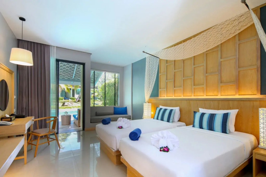 Deluxe Pool Access Double room (full double bed)