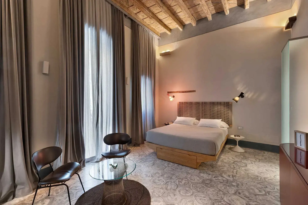 Double Palazzo Maurelli Suite (full double bed)
