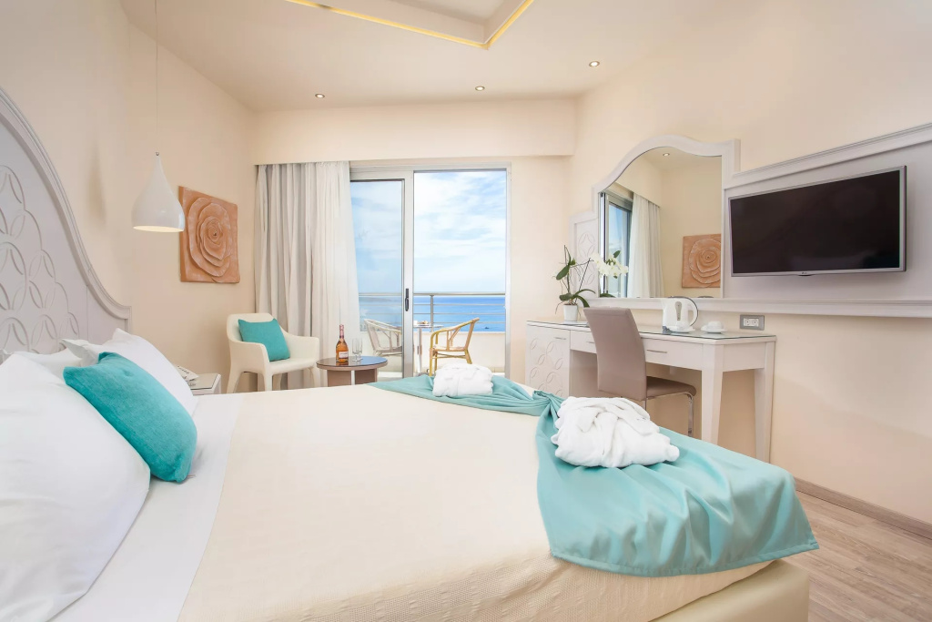 Deluxe Double room with sea view (twin beds)