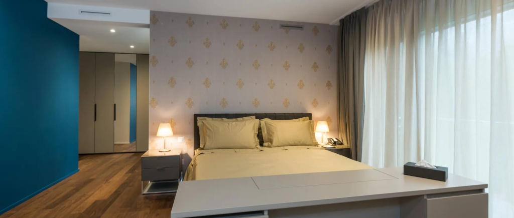 Superior South Junior Suite