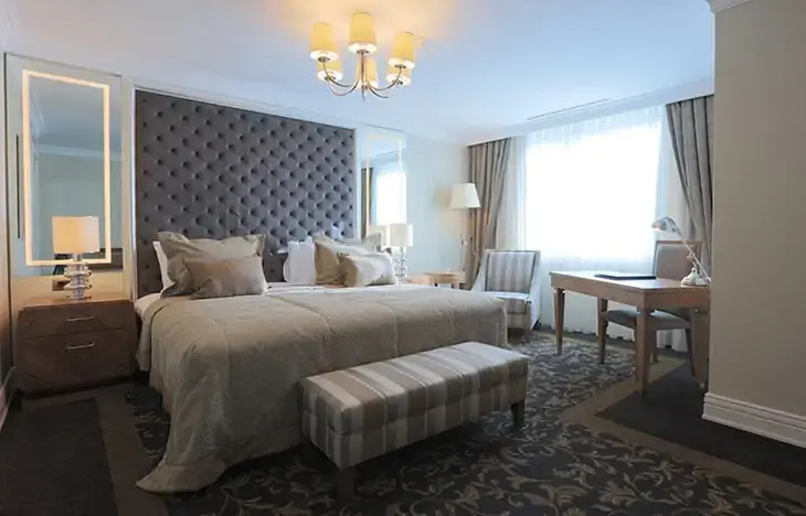 Corner Double Suite full double bed