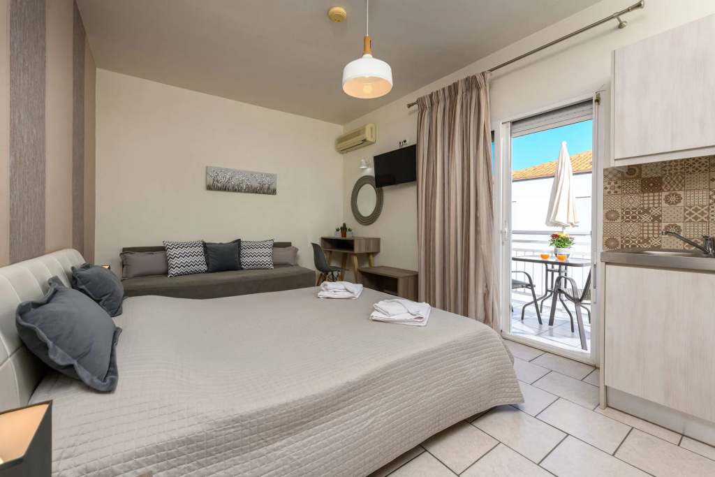 Standard Double Studio (full double bed)