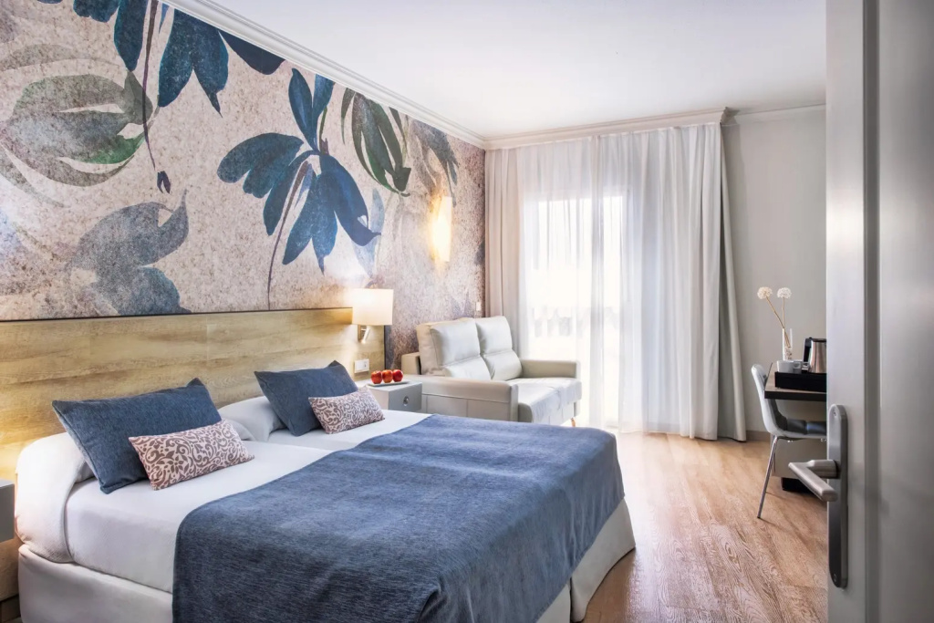 Deluxe Double Family room (full double bed)