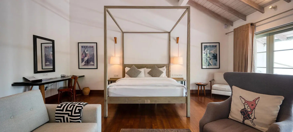 Double Upper Suite (full double bed)