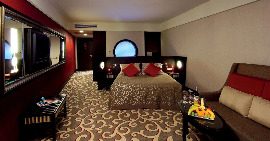 Classic Double room with garden view (full double bed)