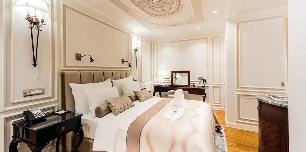 Deluxe Double room (full double bed)