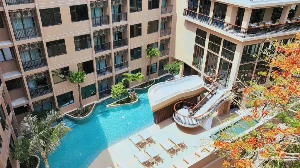 Люкс с 2 комнатами в The Proud Karon Beach Phuket Trademark Collection By Wyndham