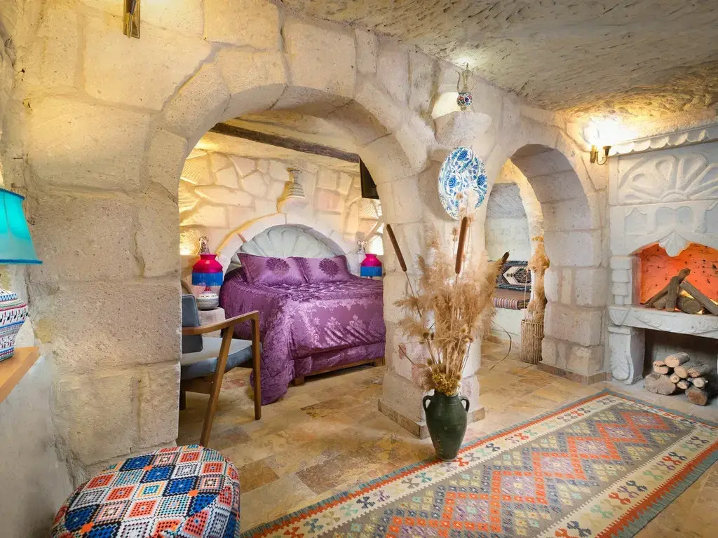Deluxe Cave Double room (full double bed)