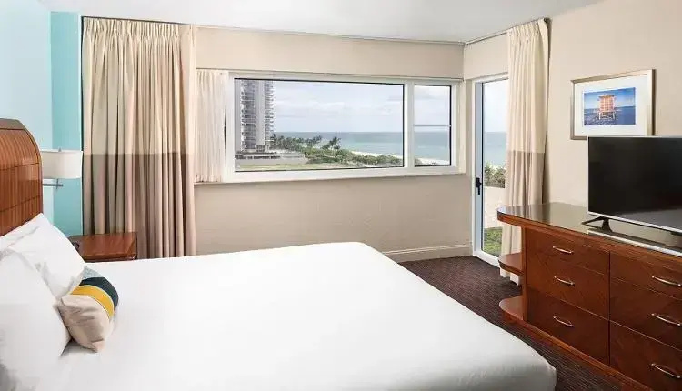 Double room Partial Ocean View (full double bed)