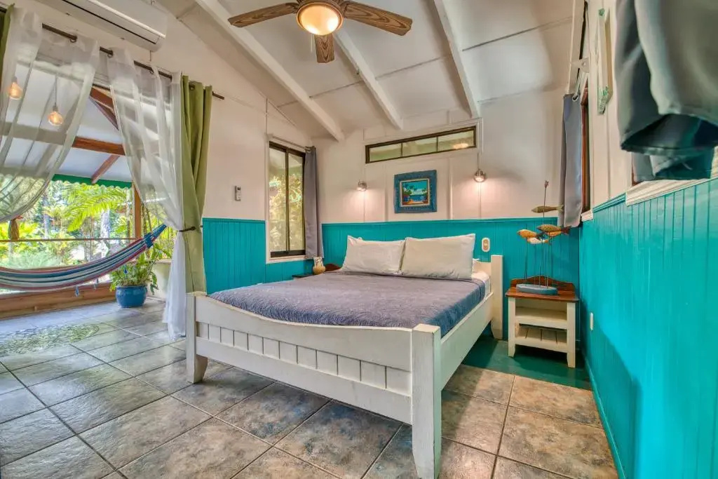Sloth Caribbean Double Cabina (full double bed)