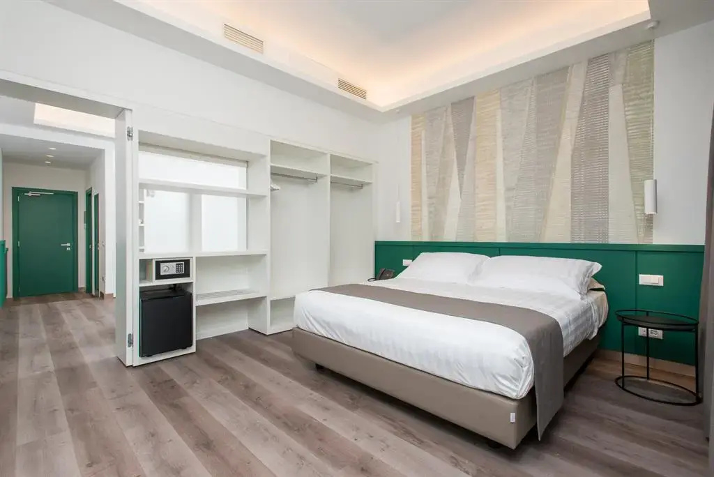 Jetted Tub Double room with internal view in the gallery (full double bed)
