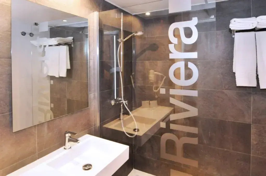 Riviera Hotel - Chambres