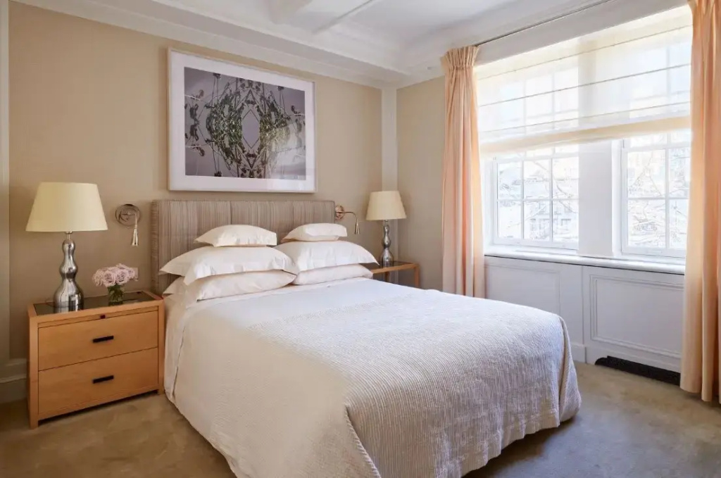 Courtyard Double Junior Suite (full double bed)