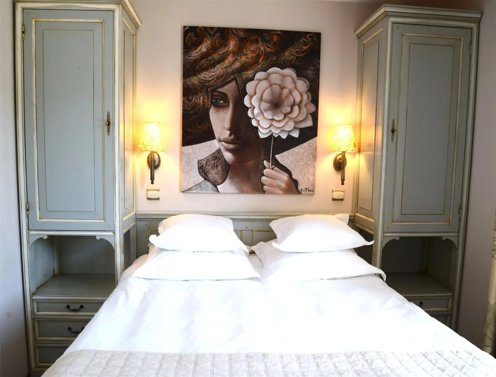 Classic Double room with mountain view (full double bed)