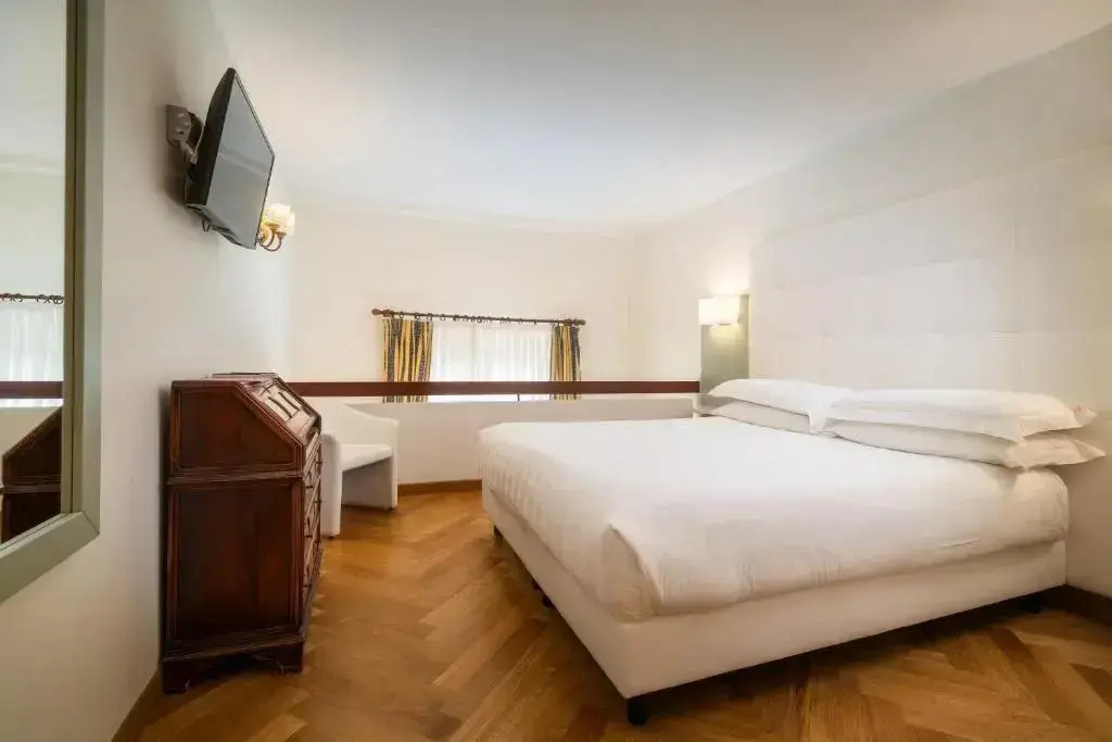 Family Split Level room