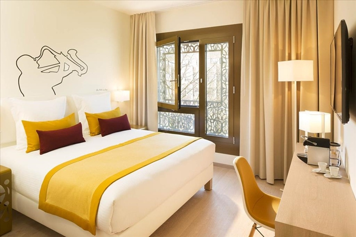 Luxe Double room (full double bed)