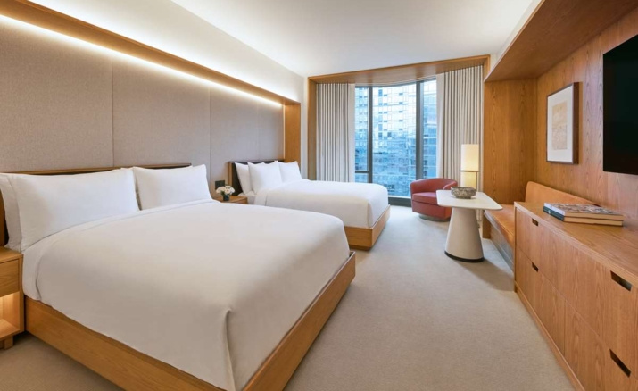 Quadruple room with city view