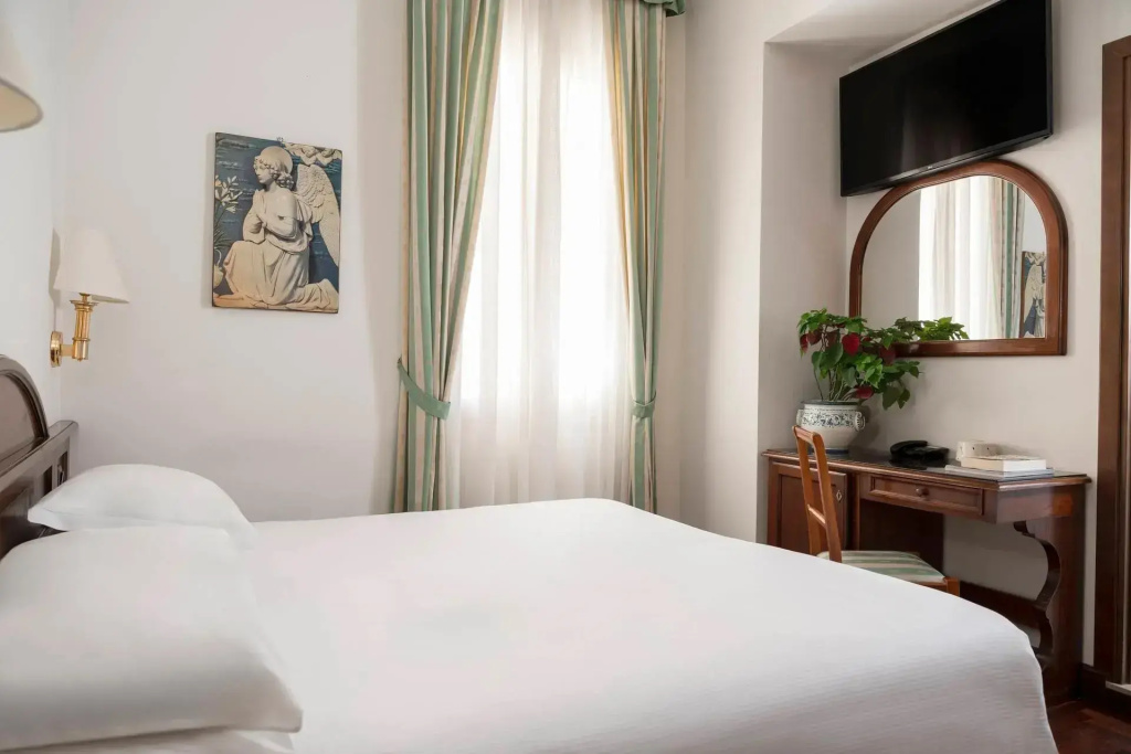 Double room (full double bed)