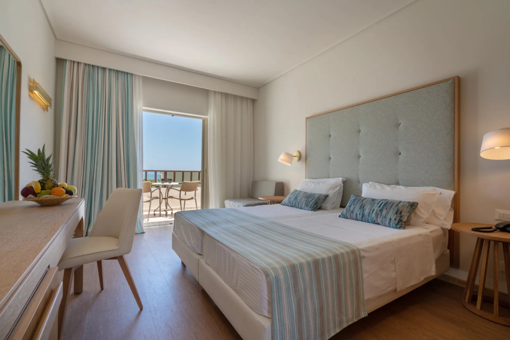 On the Beach Double Bungalow with sea view (full double bed)