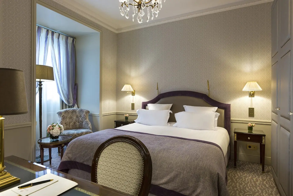 Executive Double room (full double bed)