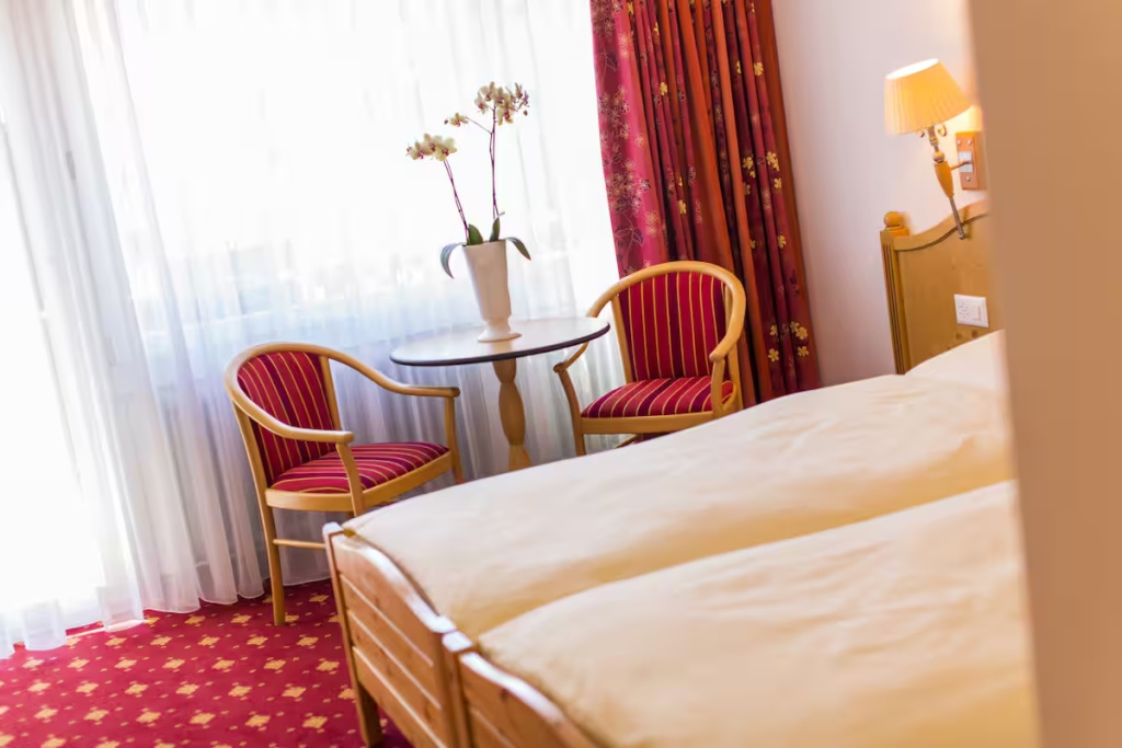 South Double room with balcony and with mountain view (twin beds)