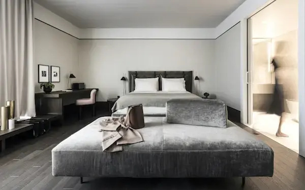 Double Suite (full double bed)